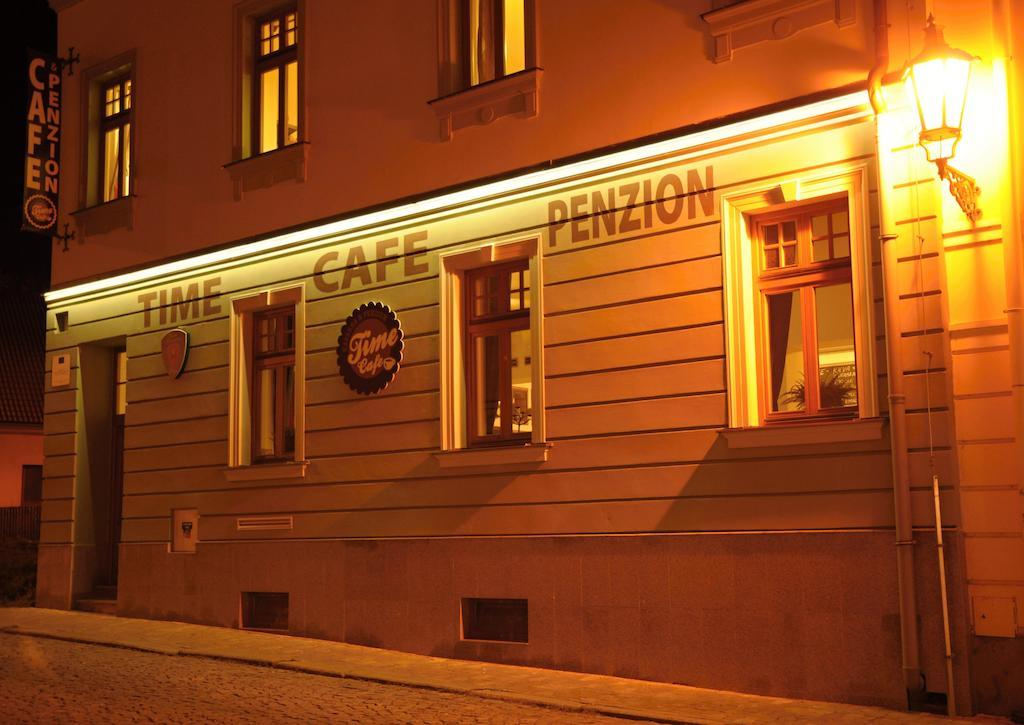 Time Cafe & Penzion Příbram Buitenkant foto