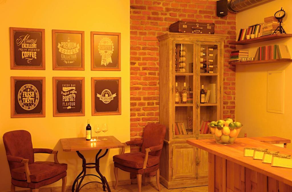 Time Cafe & Penzion Příbram Buitenkant foto
